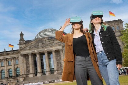 City tour with VR glasses through the history of Berlin