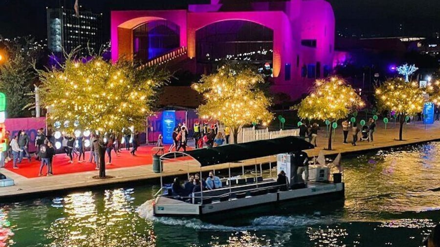 Night City Tour in Monterrey, With guide, transfer and tickets