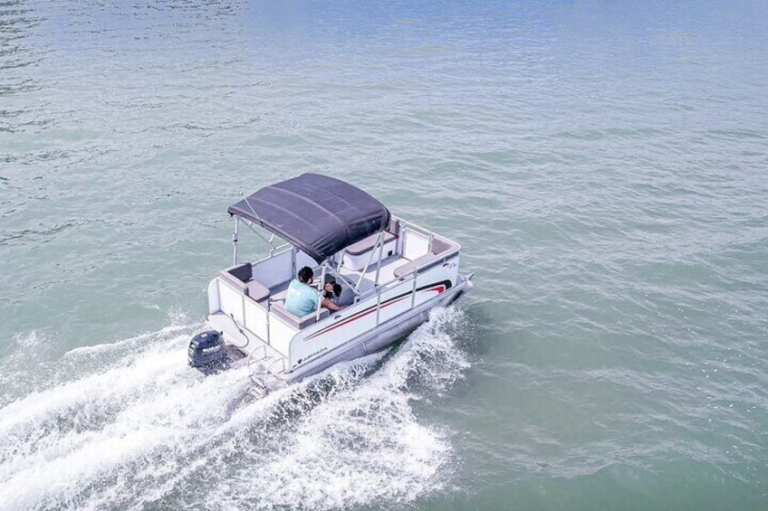 Armada 4 Passenger Pontoon Boat Rental on Lake St Clair