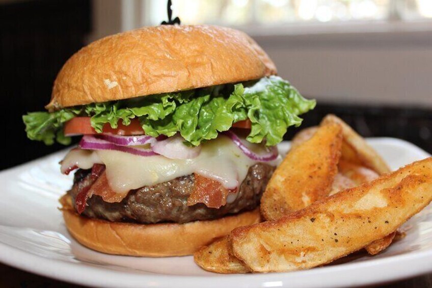 Oak Alley Cafe
Vacherie Burger & Potato Wedges