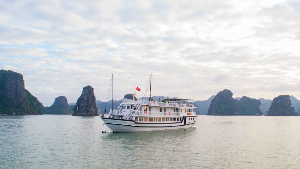 Picture 9 for Activity Ha Long Bay 2Days1Night tour by 4-star Luxury Junk