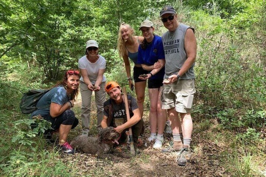 Truffle hunt in Chianti with cooking class and sunset dinner