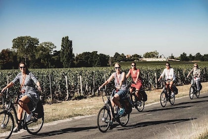 Da Saint-Emilion: Tour di mezza giornata in bicicletta elettrica