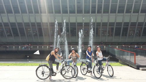 Medellin: Medellinin kaupunki: Opastettu kaupunkikierros e-Bike Tour