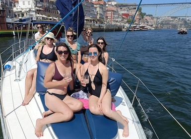 Porto: Charmig segelbåt svensexa med drinkar