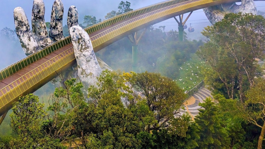 Danang: Golden Bridge by Private Car or Bus w hotel pickup