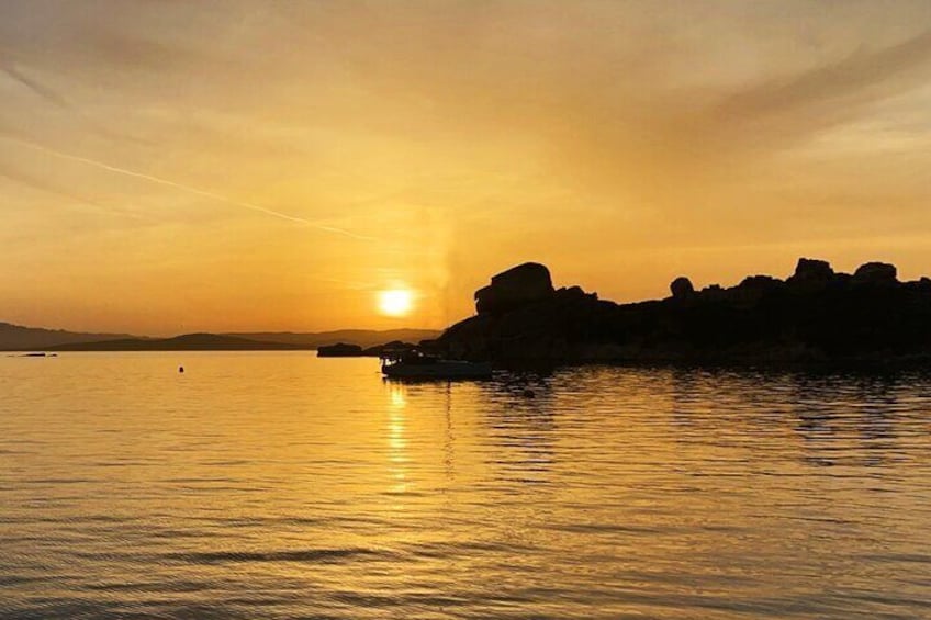 Private sunset boat tour in the La Maddalena archipelago