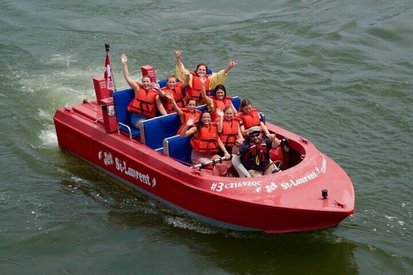 Guided Speed Boating Tour on the St-Lawrence