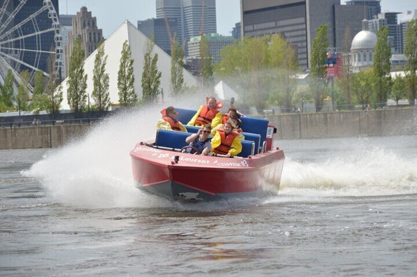 Guided Speed Boating Tour on the St-Lawrence
