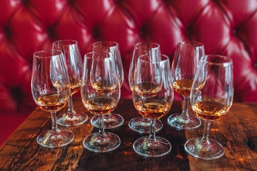 Louisville: 3-hour Walking Bourbon Food Tour with Food Pairings