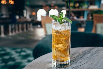 Más allá del barril: Tour gastronómico a pie por Borbón con maridaje de com...