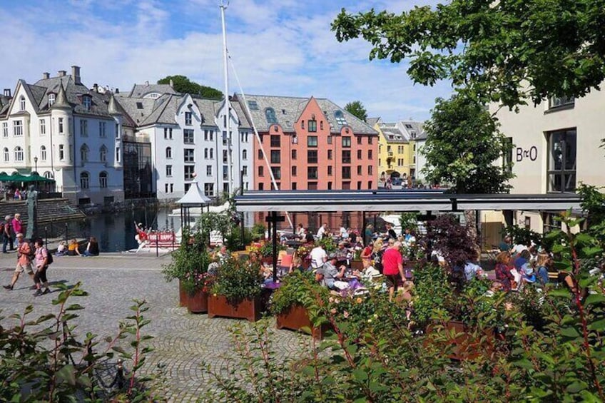 Ålesund Sightseeing and Viking Saga Islands