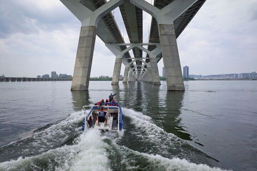 Guided Panorama Sightseeing Cruise