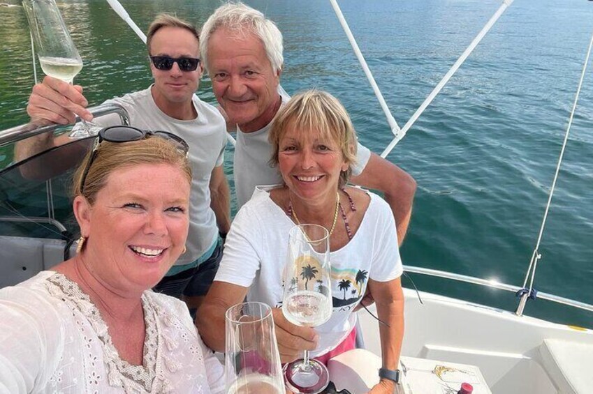 6 hour boat tour with captain on Lake Como