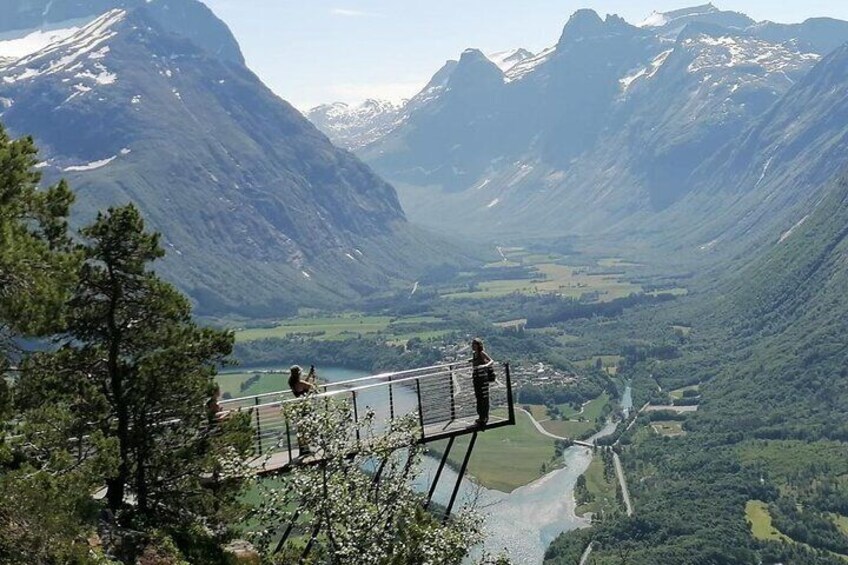 Audio Bus Tour at Scenic Routes of Åndalsnes to Trollstigen