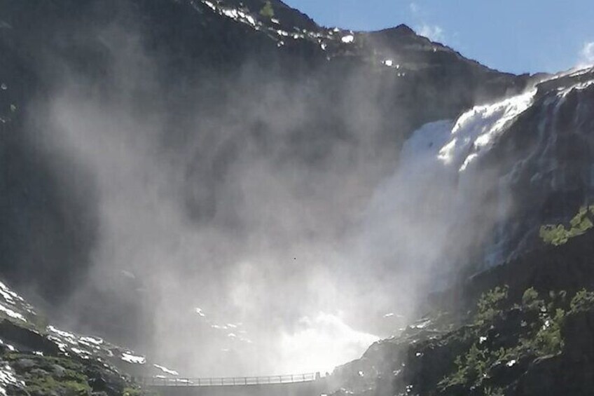 Audio Bus Tour at Scenic Routes of Åndalsnes to Trollstigen