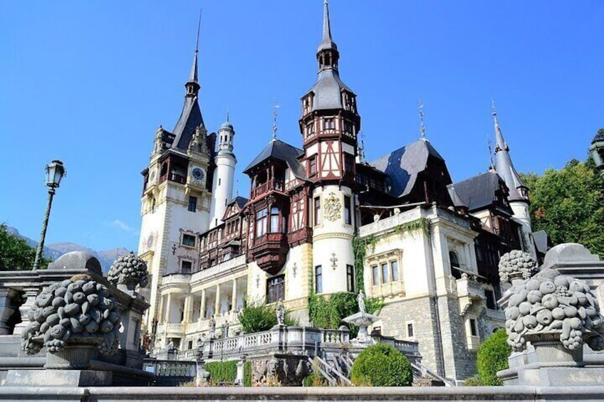 Full Day Tour to Dracula Castle Peles Castle and Brasov