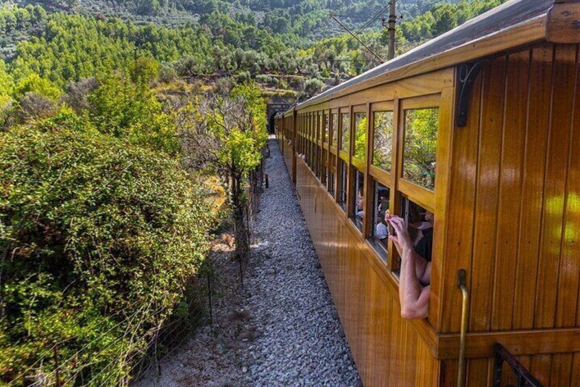 Half Day Guided Tour in Soller Train and Tram