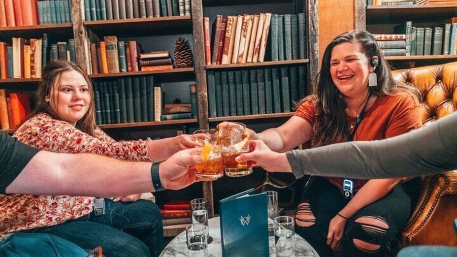 3-Hour Private Food and Bourbon Walking Tour in Louisville