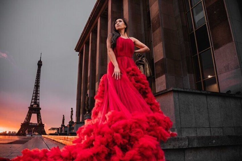 Private Photoshoot near the Eiffel Tower and the Streets Around