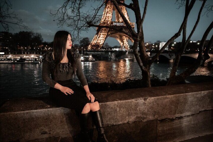 Private Photoshoot near the Eiffel Tower and the Streets Around