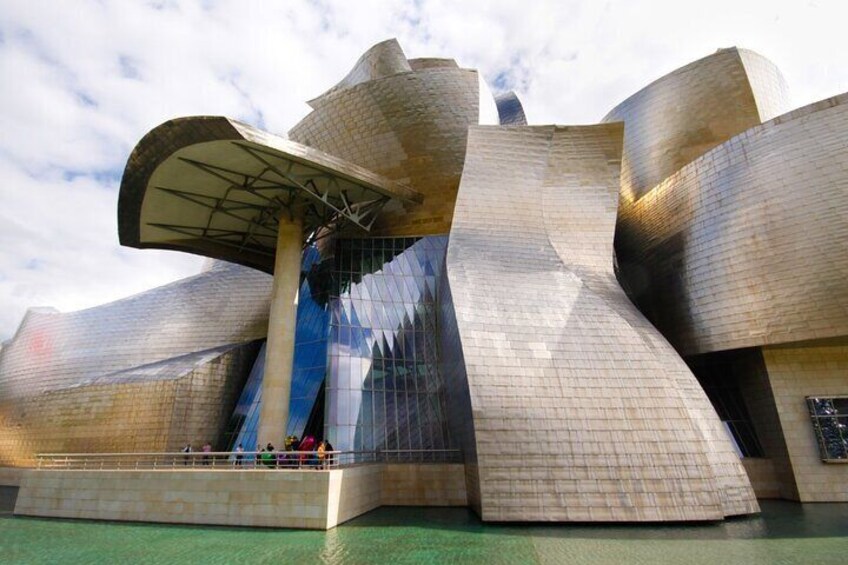 Bilbao Private Walking Tour: History, Guggenheim, Pintxos Tasting