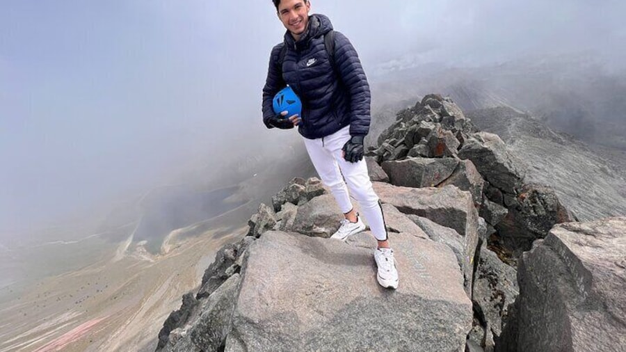 Summit Hike until 4680 meters in Toluca's Nevado from mexico city
