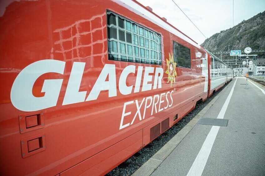 Bern Private Tour - Glacier Express's Swiss Alps and Lucerne