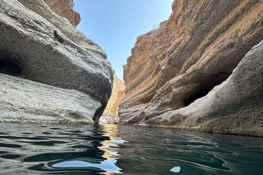 Full Day Private Tour to Wadi Shab and Wadi Tiwi