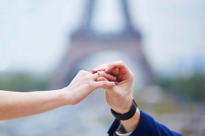 Picture 2 for Activity Paris: Romantic Photoshoot for Couples