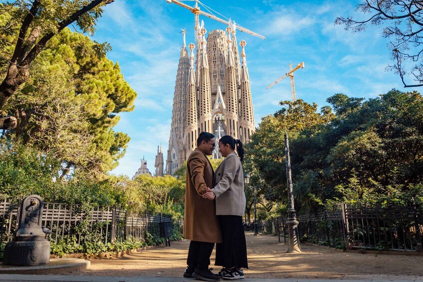 Picture 2 for Activity Barcelona: Professional Photoshoot Outside Sagrada Familia