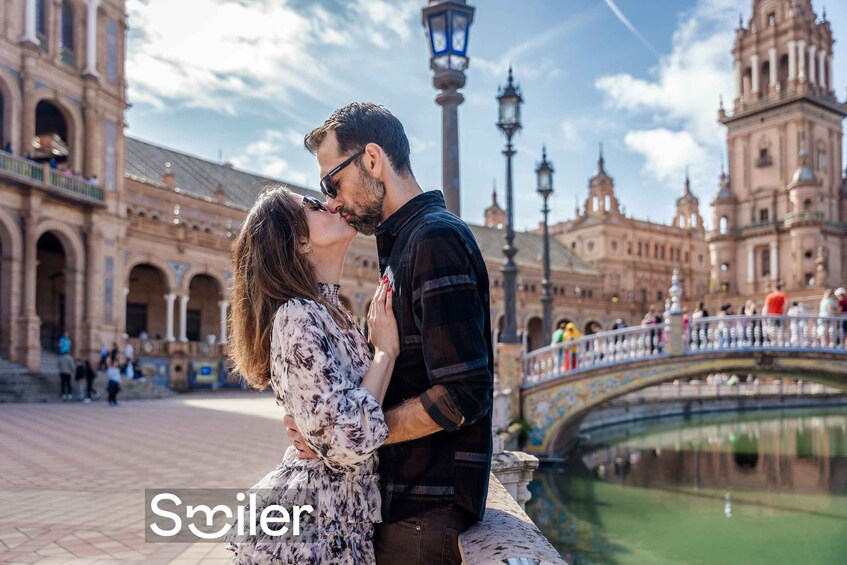 Seville: Professional Photoshoot at Plaza de España