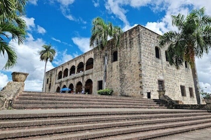 Historical Tour in the Colonial Zone