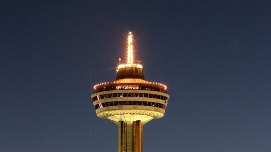 Best of Niagara Falls and Canada Night Tour with Skylon Tower