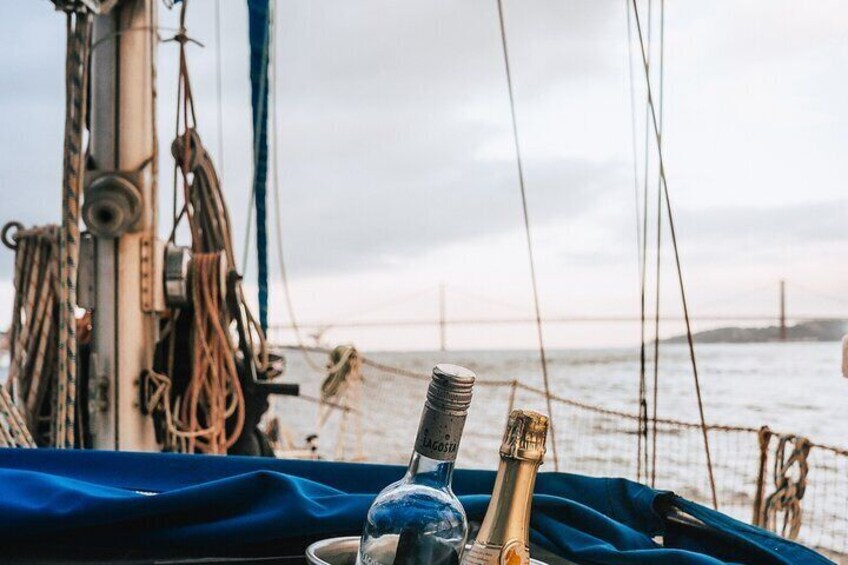 2-Hour Private Sailboat Tagus River Tours