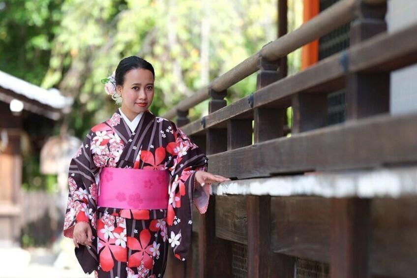 Go Kyoto Sightseeing in a Beautiful KIMONO (near Kyoto Station)