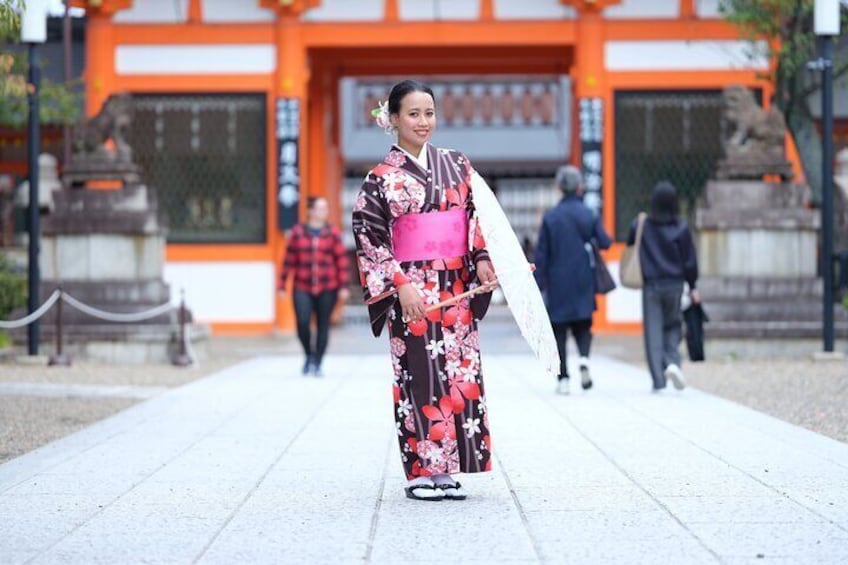 Go Kyoto Sightseeing in a Beautiful KIMONO (near Kyoto Station)