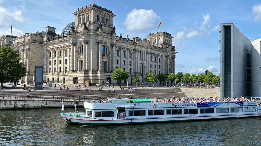Berlin: 3.5-Hour Sightseeing Cruise on the Spree River