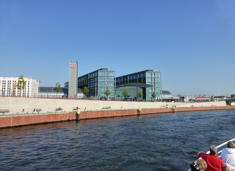 Picture 7 for Activity Berlin: 3.5-Hour Sightseeing Cruise on the Spree River