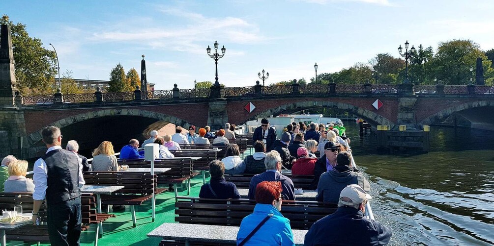 Picture 5 for Activity Berlin: 3.5-Hour Sightseeing Cruise on the Spree River