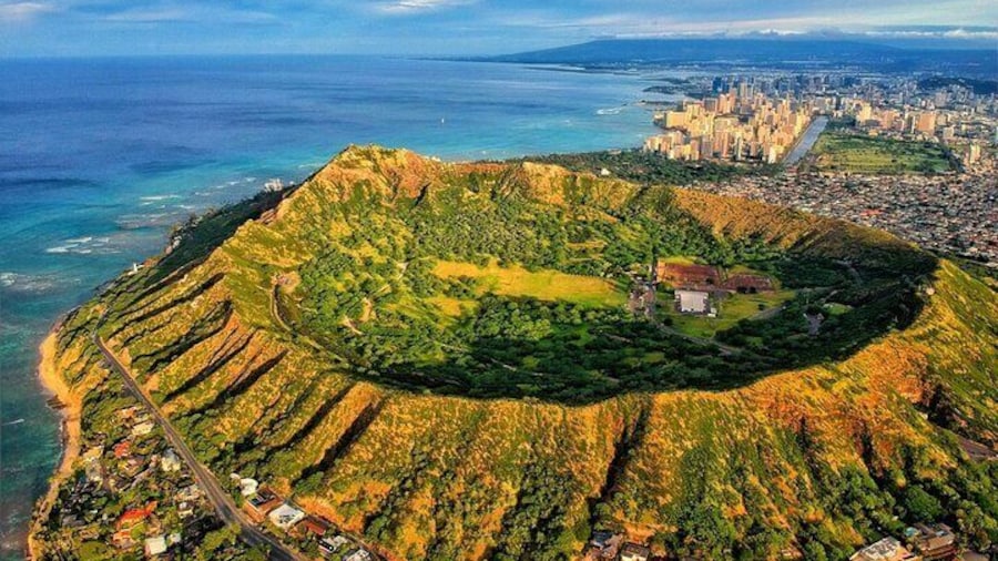 Diamond Head Hiking Tour with Ticket and Reservation Inclusion