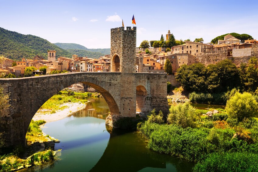 Dali Museum, Medieval Village & Girona: Full-Day Tour from Barcelona