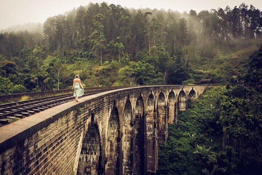 visit aamzing nine arch bridge in ella sri lanka