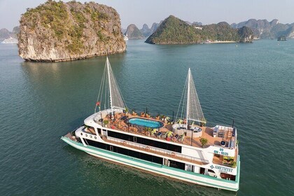 Amethyst: crucero de lujo de 5 estrellas desde la bahía de Halong con trasl...