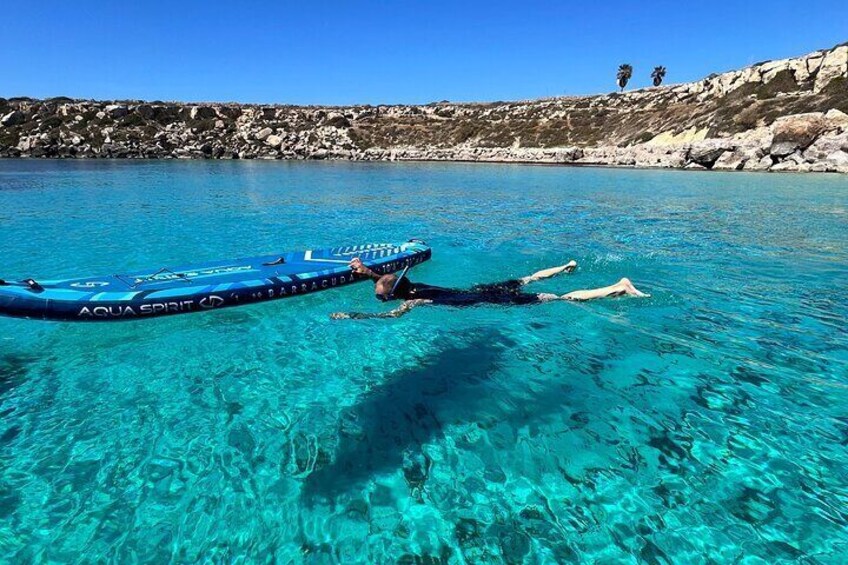 Have fun with our SUP board convertible into a kayak