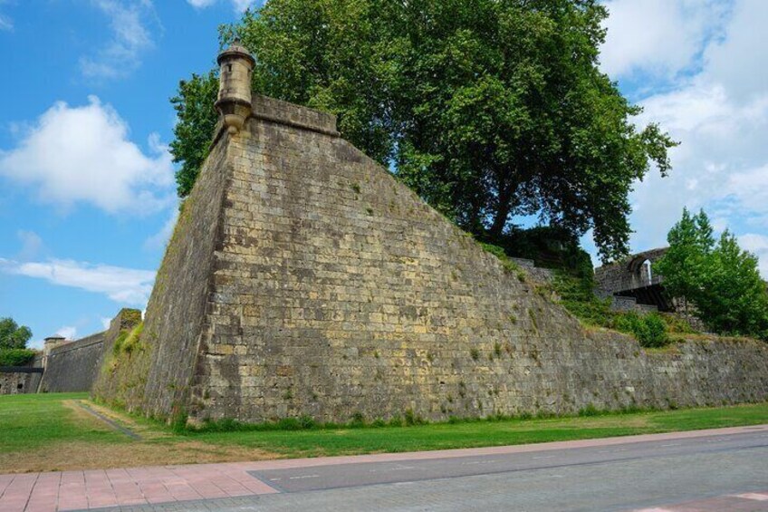 Essential Walking Tour through the Emblematic Places of Hondarribia