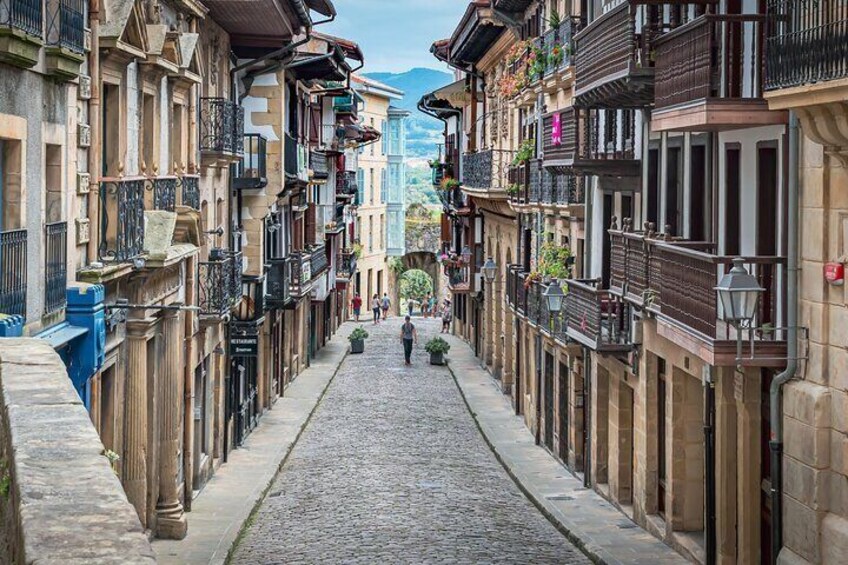 Essential Walking Tour through the Emblematic Places of Hondarribia