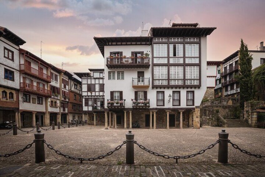 Essential Walking Tour through the Emblematic Places of Hondarribia