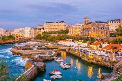 Private Tour to Biarritz and Baiona from Bilbao