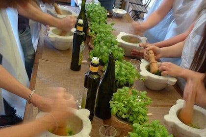 authentic Ligurian pesto lesson